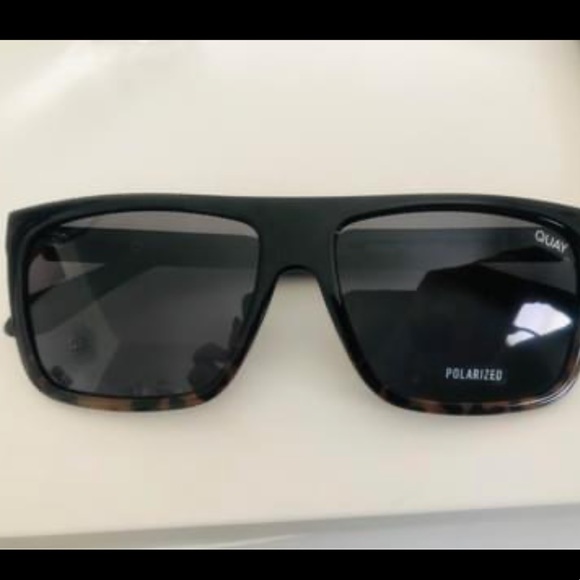 Quay Sunglasses - Picture 2 of 2